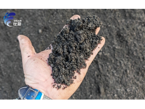 造紙廠污泥脫水效率可以使用污泥調(diào)理劑提升-青島仕駿